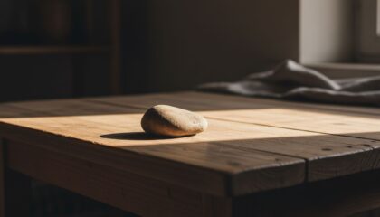 Méditation pour dormir et lâcher prise : poser sur la table ce qu'on porte